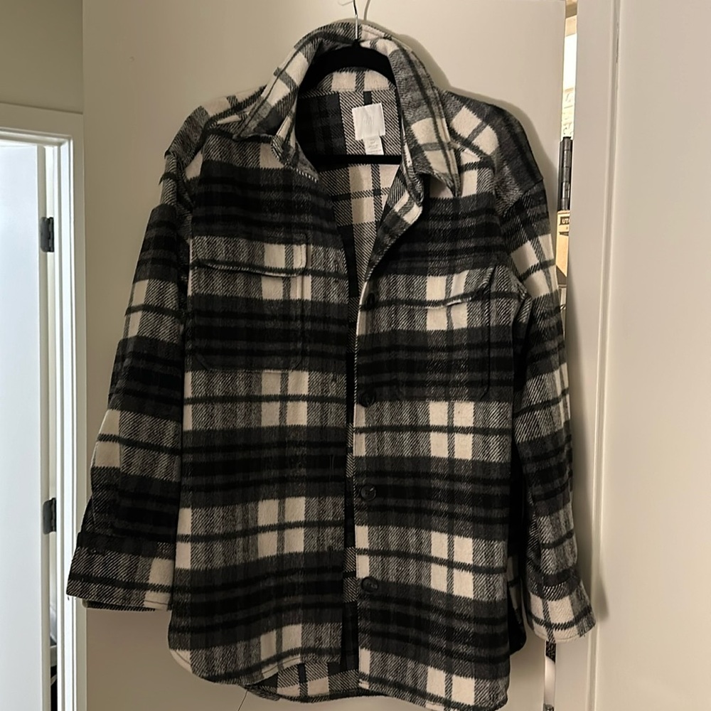 H and M shacket